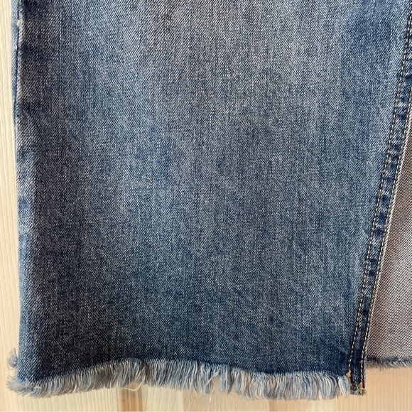 So Long Blue Denim Skirt Stretch Frayed Bottom Hem Light Distressing Size 5/27W - Picture 5 of 16
